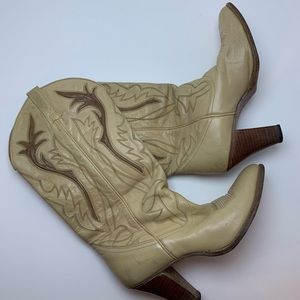 Vintage Dan Post western cowboy boots with heel